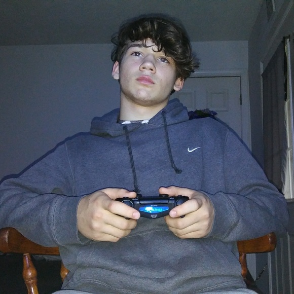 Meet your Posher, Lance - Picture 2 of 4